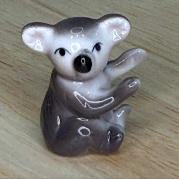 Vintage Bug House Baby Koala Miniature Bone China Figurine Japan - Picture 11 of 14